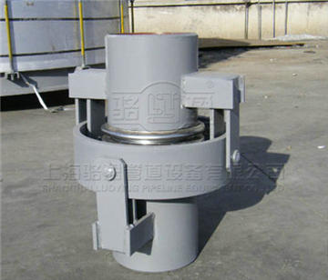 管道中的角向型補償器 管道中的角向型補償器
