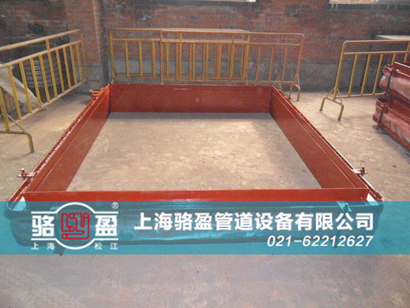 非金屬<a href=http://m.linyuyi.com target=_blank class=infotextkey>補(bǔ)償器</a>生產(chǎn)車間