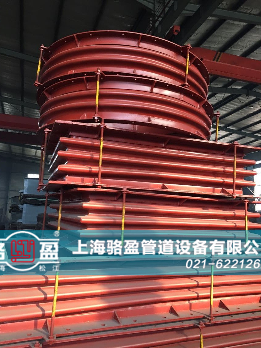 多種型號的非金屬<a href=http://m.linyuyi.com target=_blank class=infotextkey>補(bǔ)償器</a>發(fā)貨現(xiàn)場